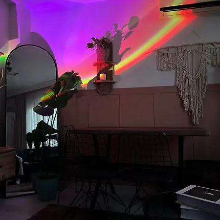 Uenlue Suits Istanbul